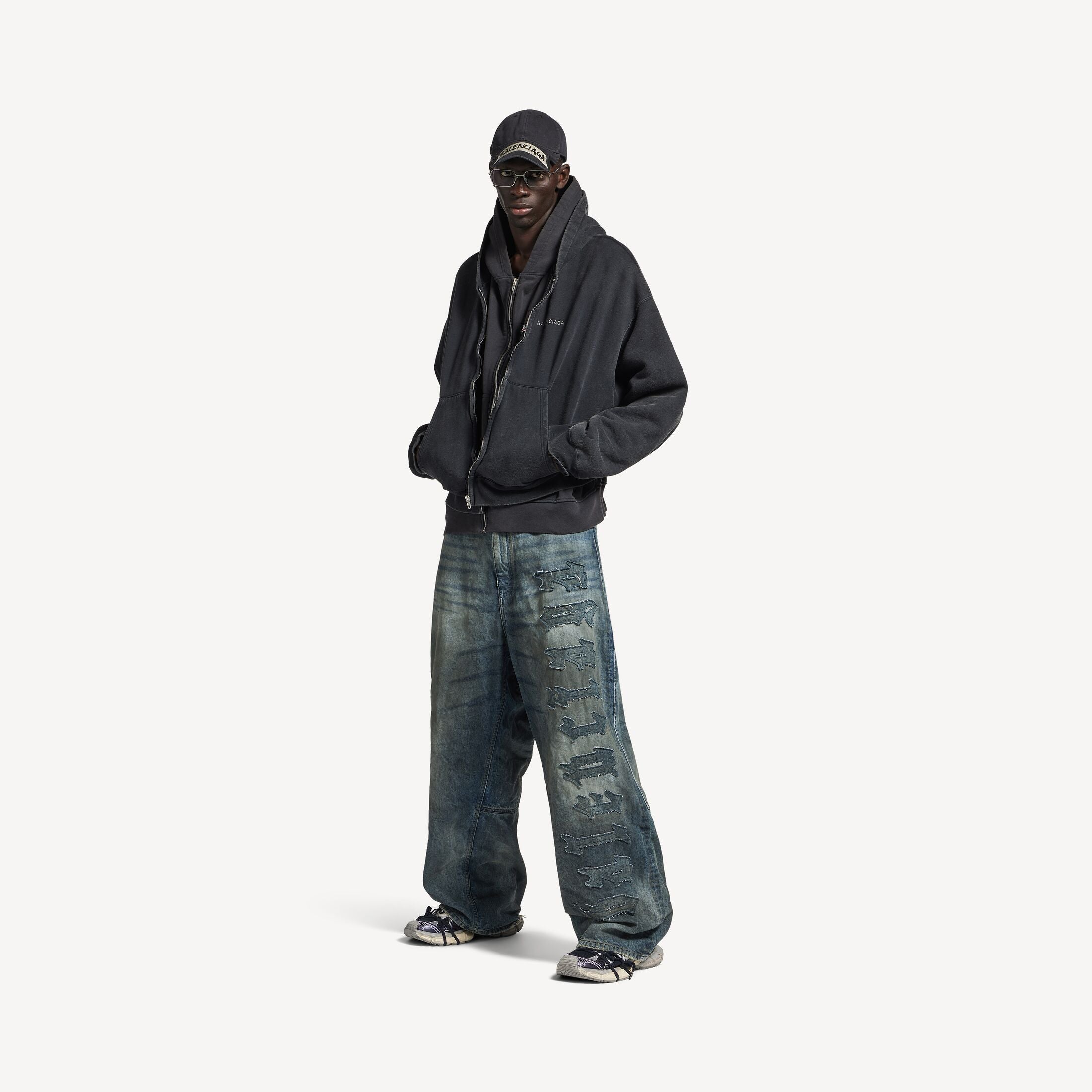 Baggy Pants in Dirty Grey/light Blue